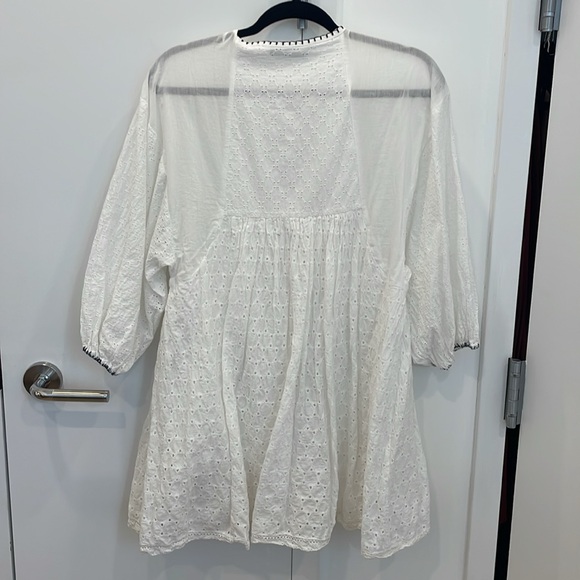 Zara eyelet dress with v neck size XS - Picture 3 of 3